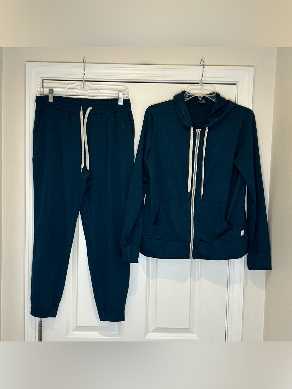 Vuori Dark Teal Halo Performance Zip Hoodie & Joggers Set S/M
